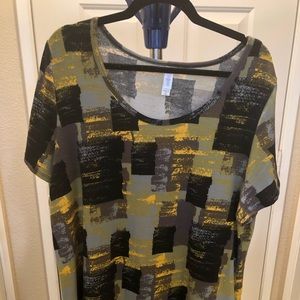 Lularoe Classic Tee